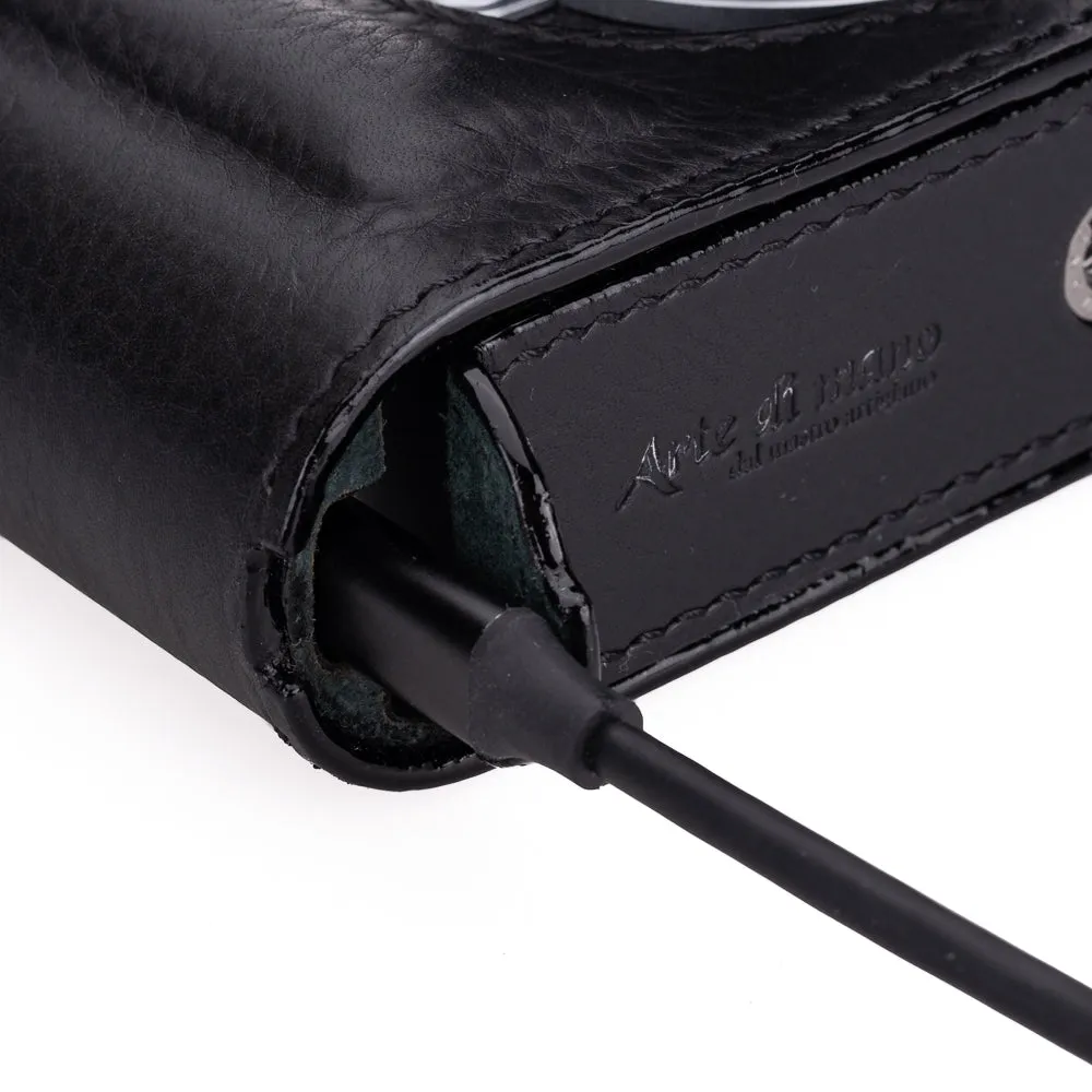 Arte di Mano Half Case for Leica M11 with Advanced Battery Access Door - Minerva Black with Black Stitching