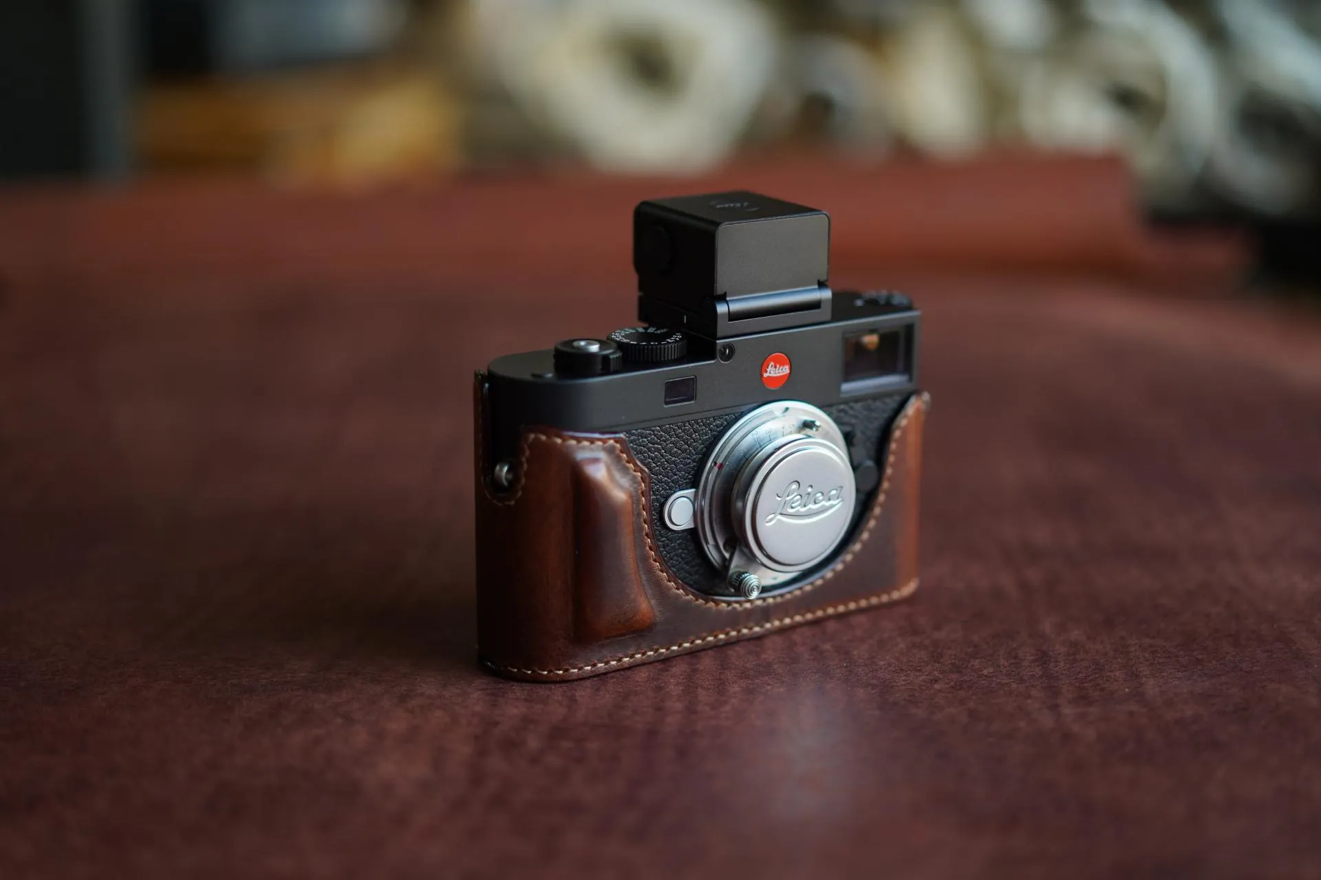 Arte di Mano Half Case for Leica M11 with Advanced Battery Access Door - Minerva Black with Black Stitching