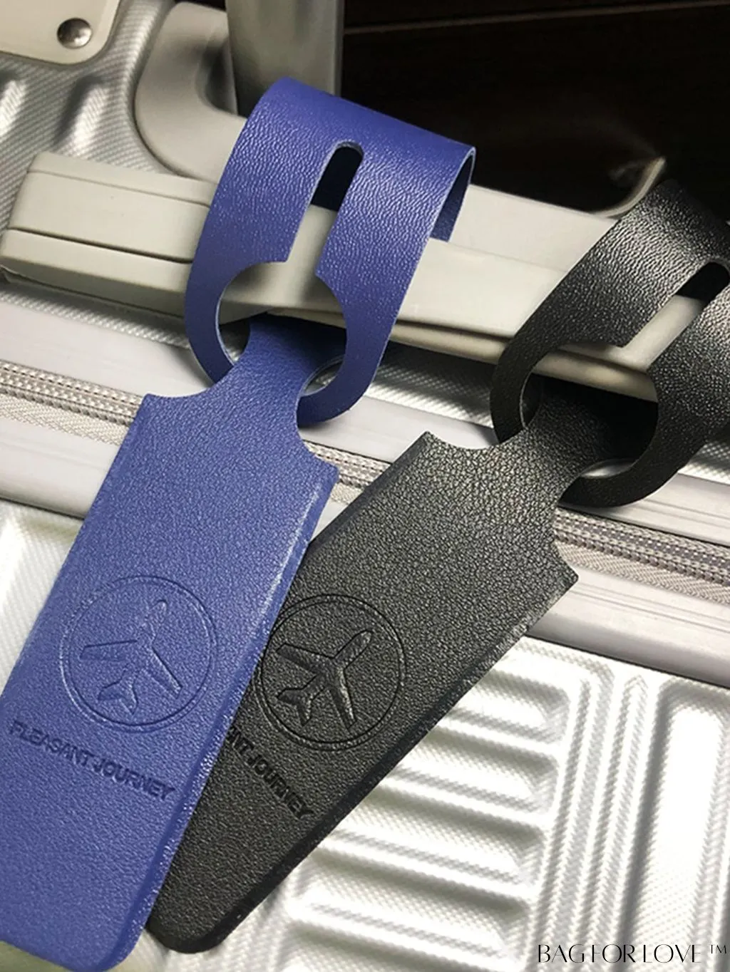 BagForLove - Compact Anti-loss Travel Tag: Luggage & Boarding Pass Holder with Small Pendant Name Tag