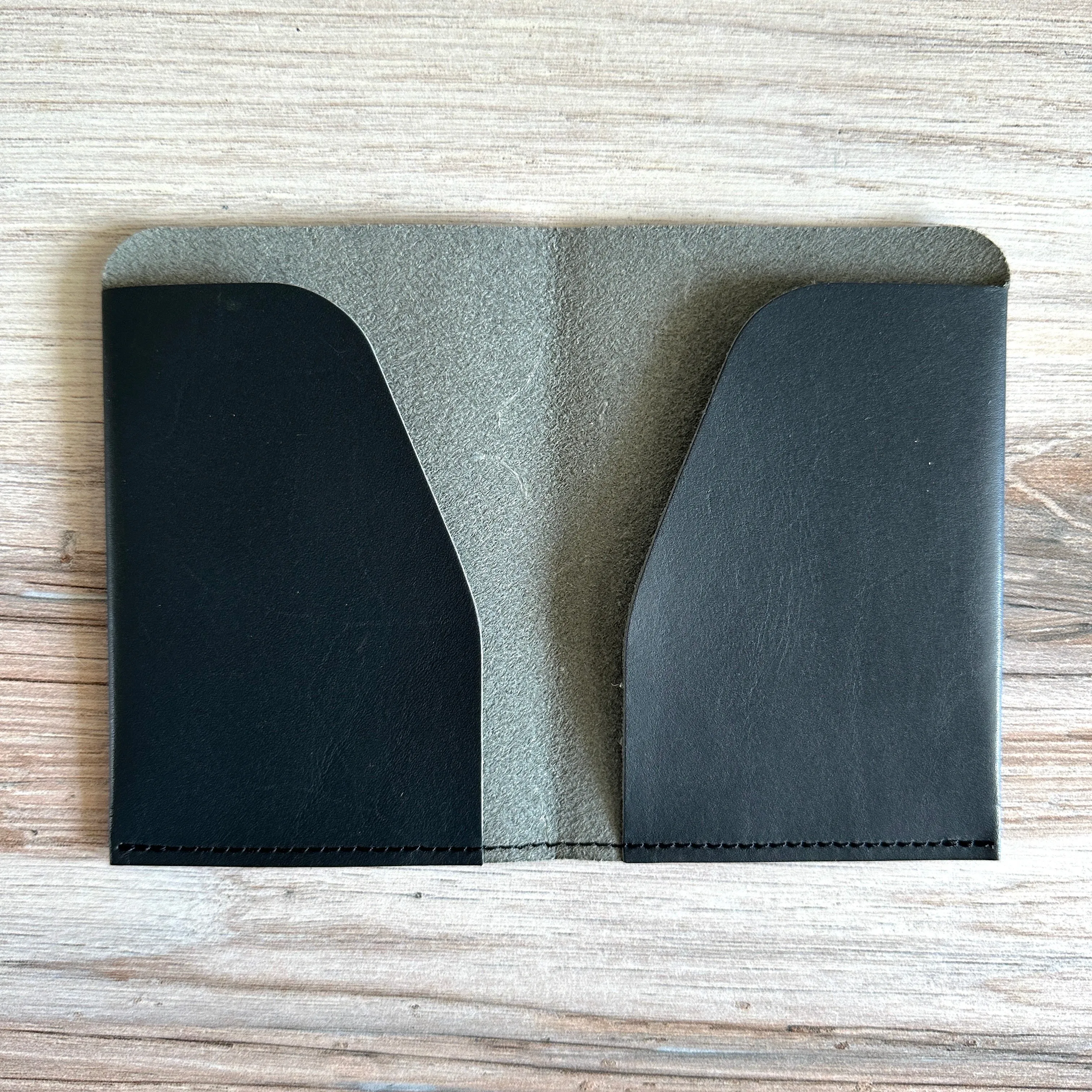 [BKx1.61] Portfolio Folder // Navy (Passport)