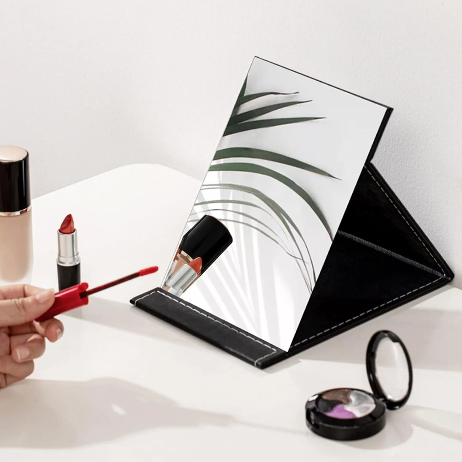Desk Mirror, Pu Leather Portable Folding Desktop Makeup Mirror With Adjustable Stand For Personal Office Travelling,Table Mirror High Clear Stand Mirror, Compact Travel Mirror, Black Make-up mirror wi