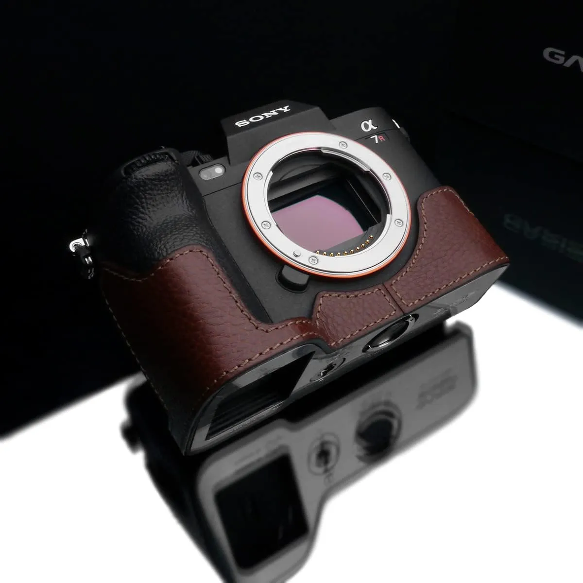 Gariz XS-CHA7RM5BR Genuine Leather Half Case for Sony A7RV, Brown