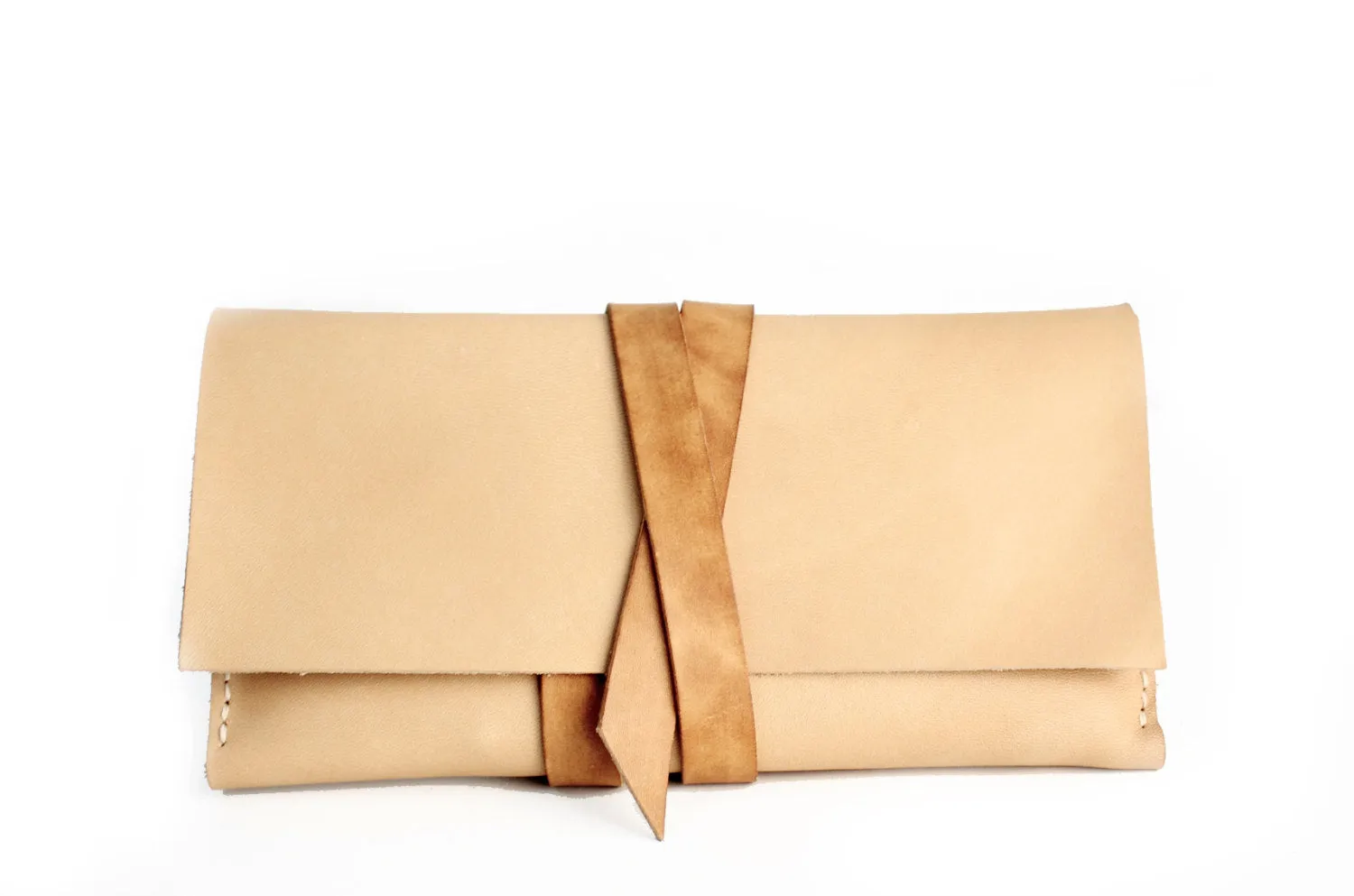 Giulia Leather wallet made of vegetable tanned leather. Customizable with your initials