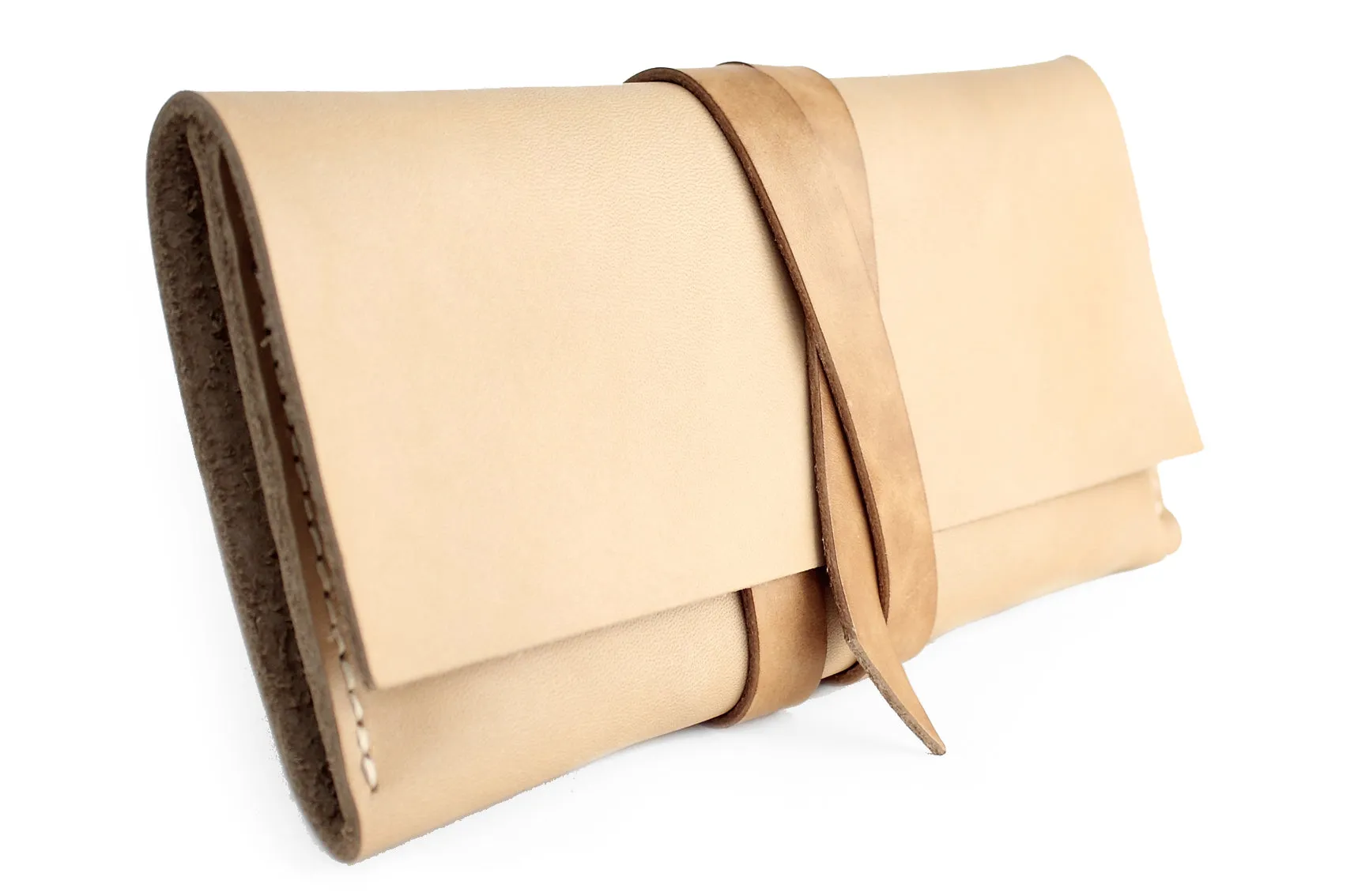 Giulia Leather wallet made of vegetable tanned leather. Customizable with your initials