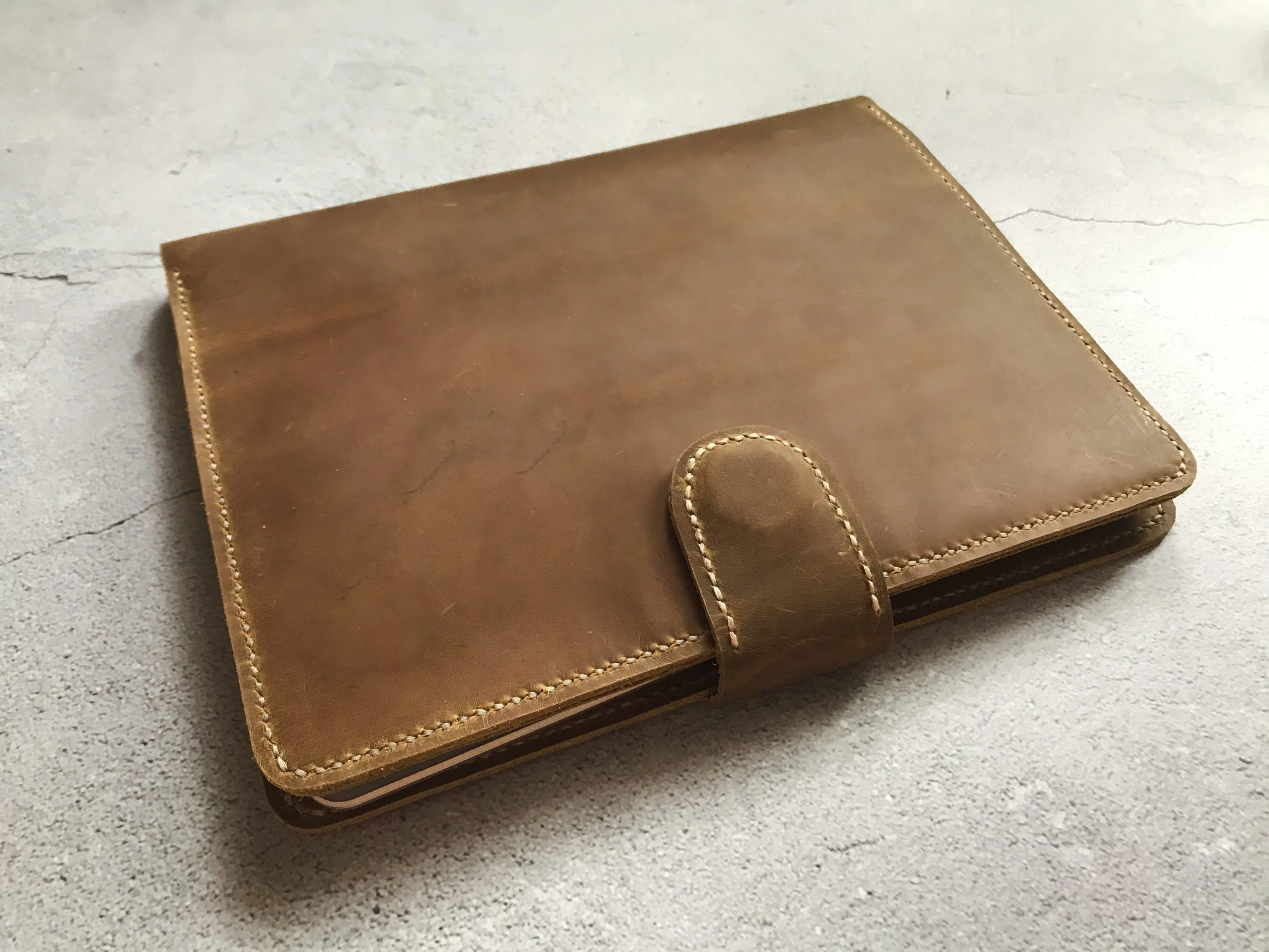 Hand Stitched Crazy Horse Retro-look Leather Padfolio with Magnet Fastener, Leather Compendium, Fit for iPad Air 2/ Pro 9.7" Gift (Brown)