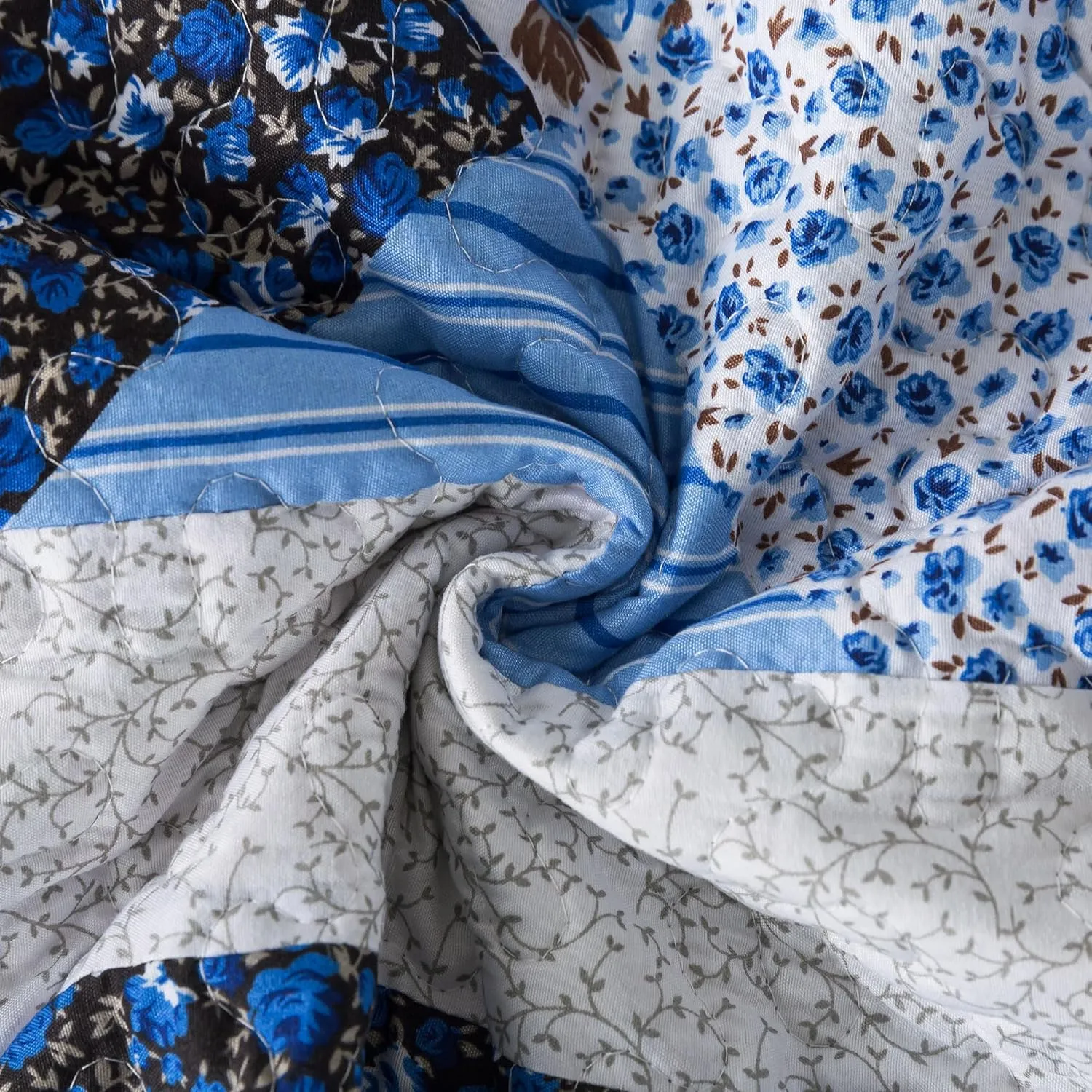 HoneiLife Quilt Set King Size - 3 Piece Microfiber Quilts Reversible Bedspreads Patchwork Coverlets Floral Bedding Set All Season Quilts with Blue and White Porcelain Pattern