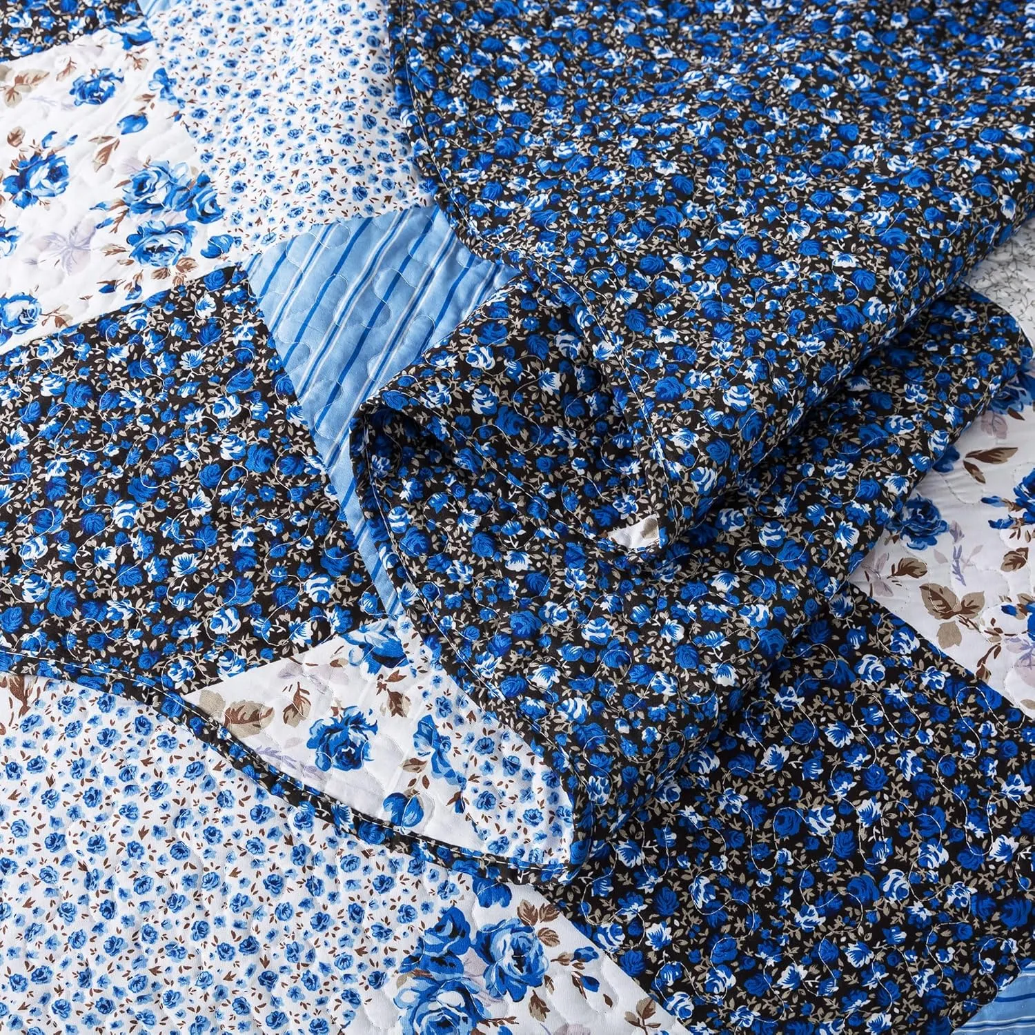 HoneiLife Quilt Set King Size - 3 Piece Microfiber Quilts Reversible Bedspreads Patchwork Coverlets Floral Bedding Set All Season Quilts with Blue and White Porcelain Pattern