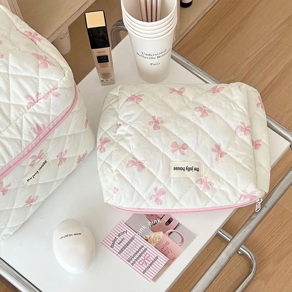 Juoxeepy Quilted Makeup Bag Floral Cotton Cosmetic Bag Jolly House Toiletry Bag Coquette Aesthetic Makeup Bag Cosmetic