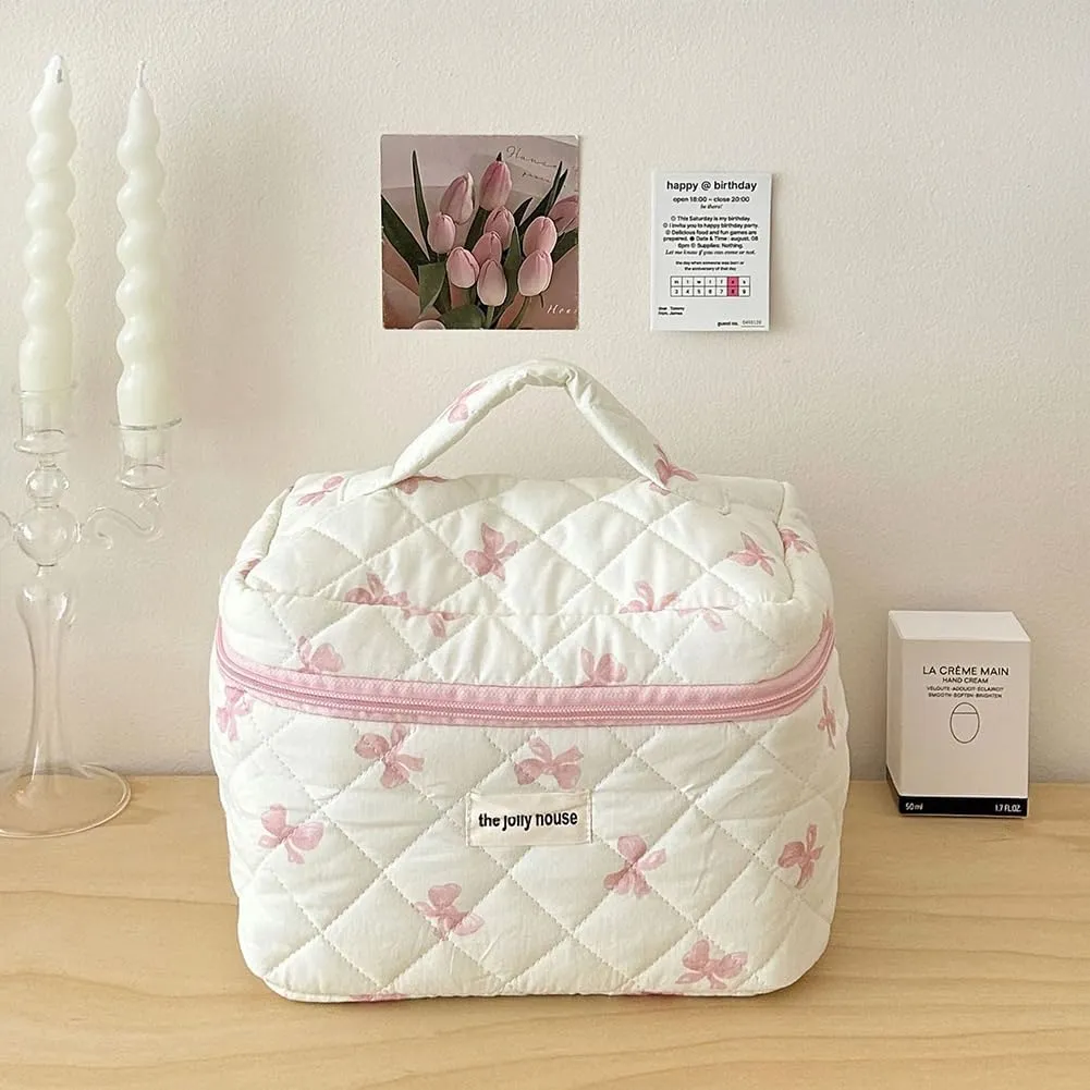 Juoxeepy Quilted Makeup Bag Floral Cotton Cosmetic Bag Jolly House Toiletry Bag Coquette Aesthetic Makeup Bag Cosmetic