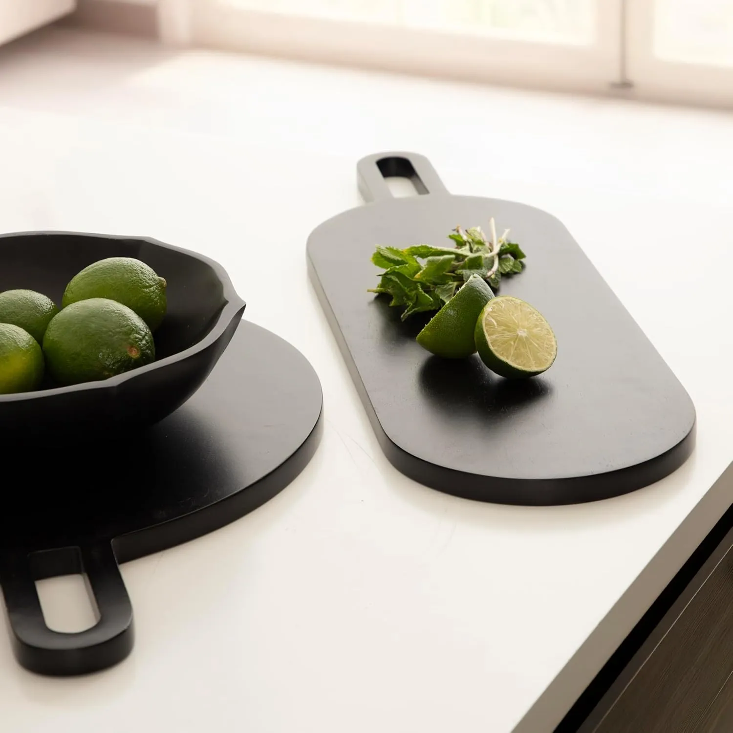 Kate and Laurel Staven Transitional Two-Piece Serving Boards Set, 7 x 22 and 14 x 18, Black, Modern Food-Safe Charcuterie Boards with Solid Mango Construction for Use as Kitchen Countertop Décor