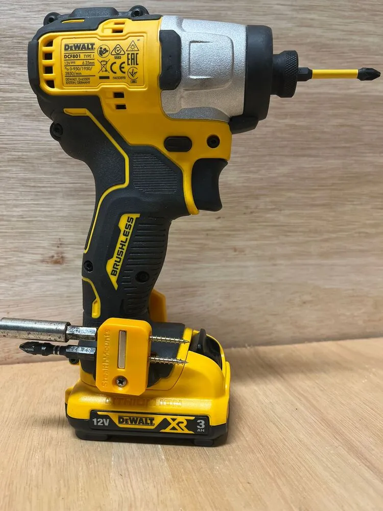 Stubby Magnetic Bit Holder For Dewalt XR & Flaxvolt Tools - Yellow