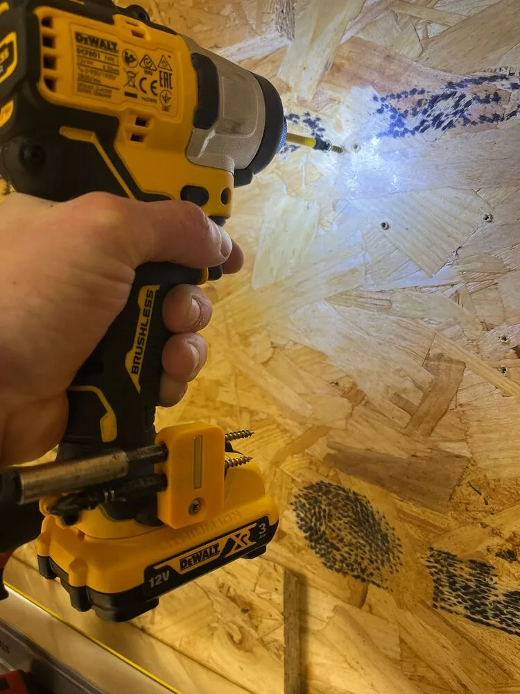 Stubby Magnetic Bit Holder For Dewalt XR & Flaxvolt Tools - Yellow