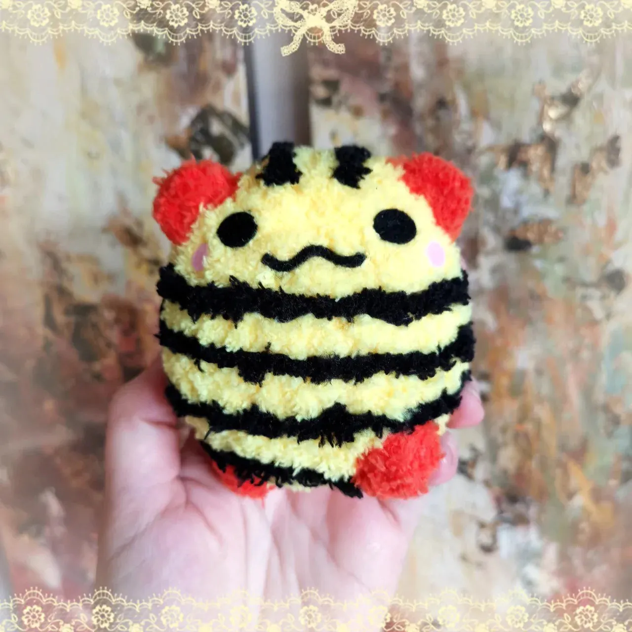 Tamagotchi Shimashimatchi crochet cover