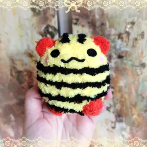 Tamagotchi Shimashimatchi crochet cover