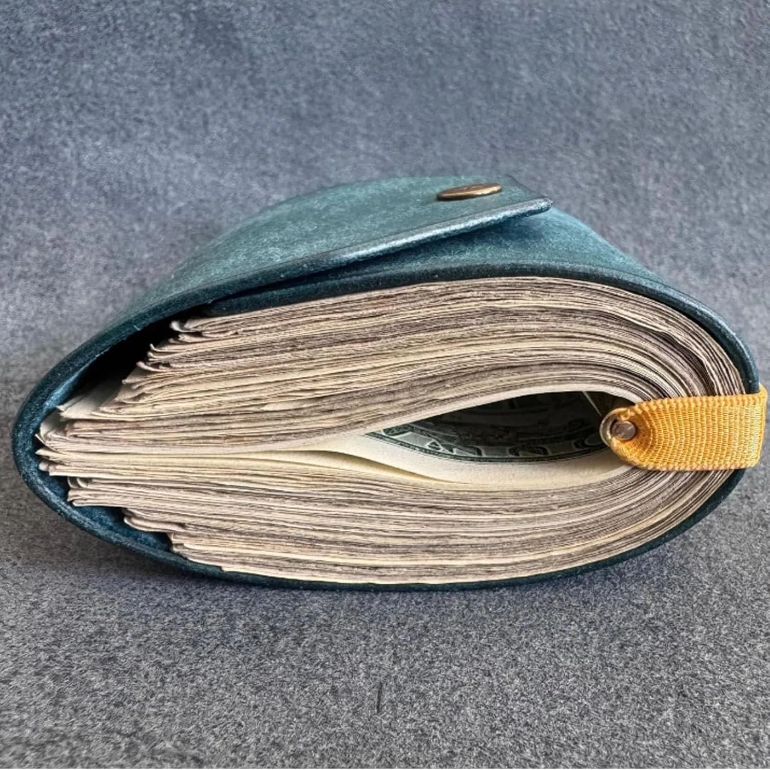 The Cash Wrap Wallet, Handy Purse Bands With Magnetic Clasp, Small Compact Luxury Pocket Wallet 1 To 99 Bills (Purple)