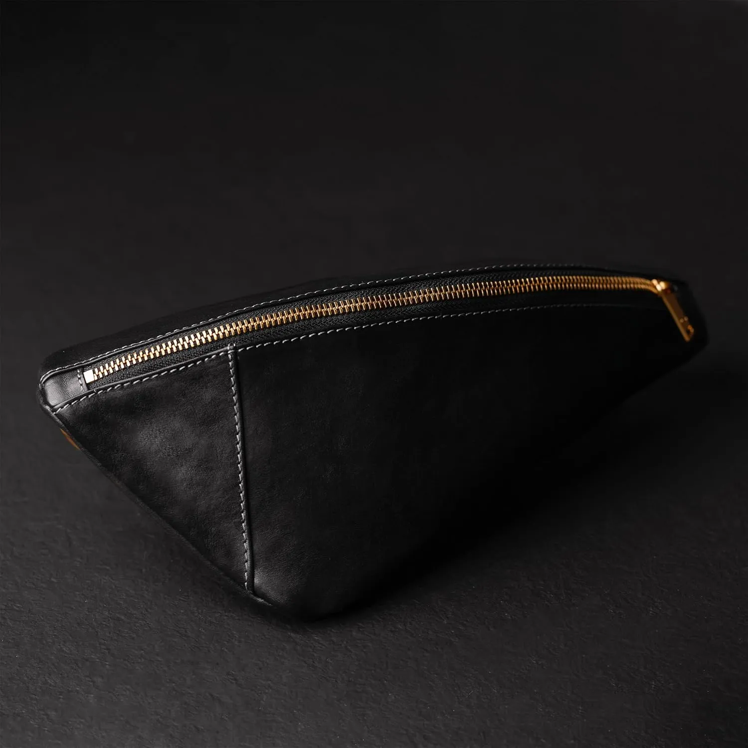 Time Resistance Leather Sling Bag - Full-Grain Leather Bag - Chest Bag for Men and Women