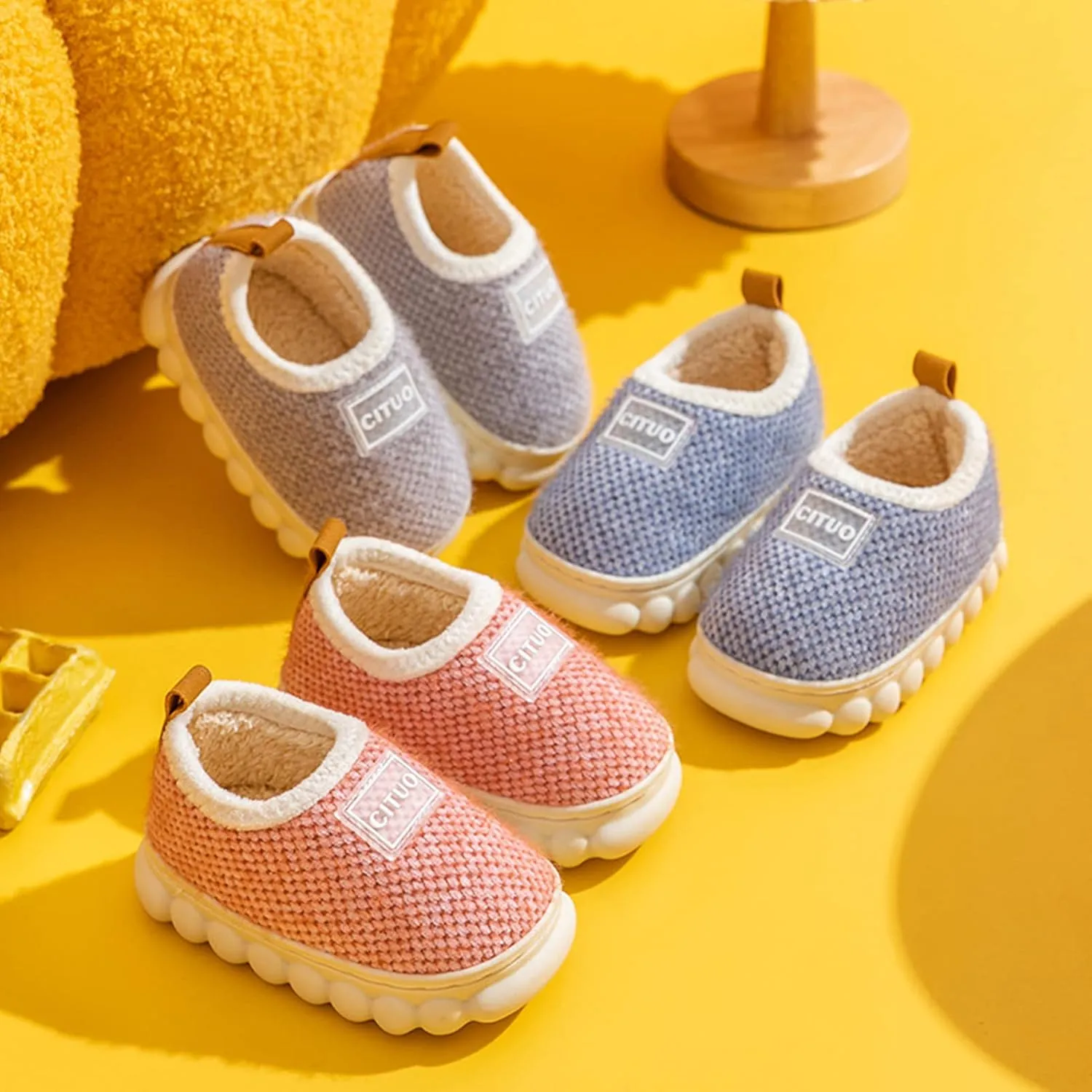 WILLFUN Unisex-Child Fleece Slippers Boys Girls Warm Winter Indoor/Outdoor Shoes for Little Kids