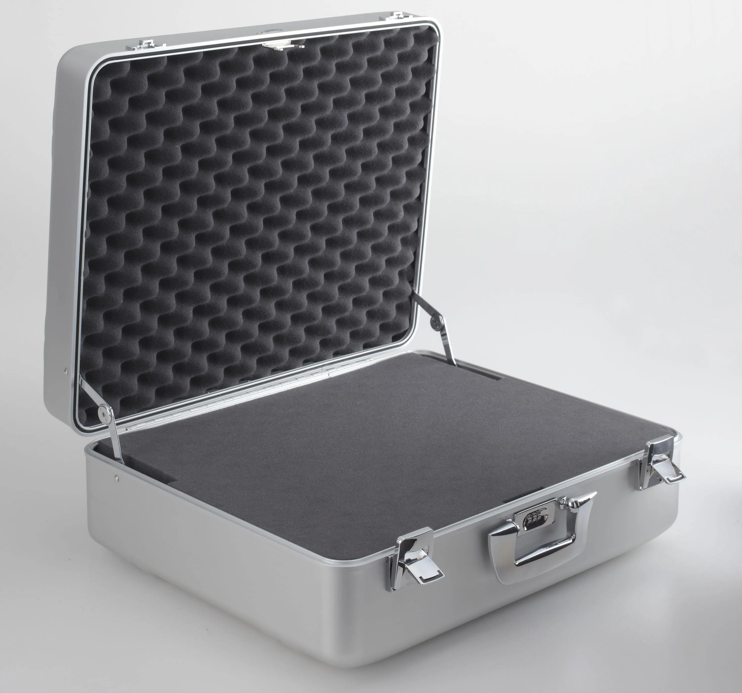 ZERO Halliburton Technical Camera Case